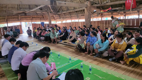 Đảng ủy xã thăm và làm việc tại thôn Kon Long