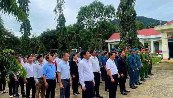 Xã Đăk Kôi tổ chức chào cờ đầu tuần, triển khai nhiệm vụ trọng tâm tháng 11/2025